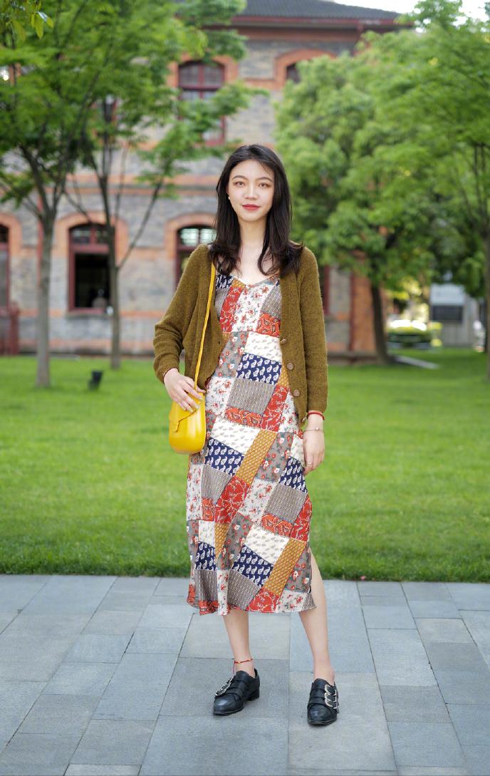 小个子高端气质裙子配平底鞋,裙子不一定要配高跟鞋