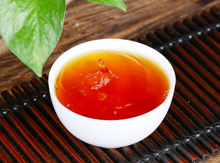 红茶为啥喝起来酸的,红茶为什么会有酸涩感