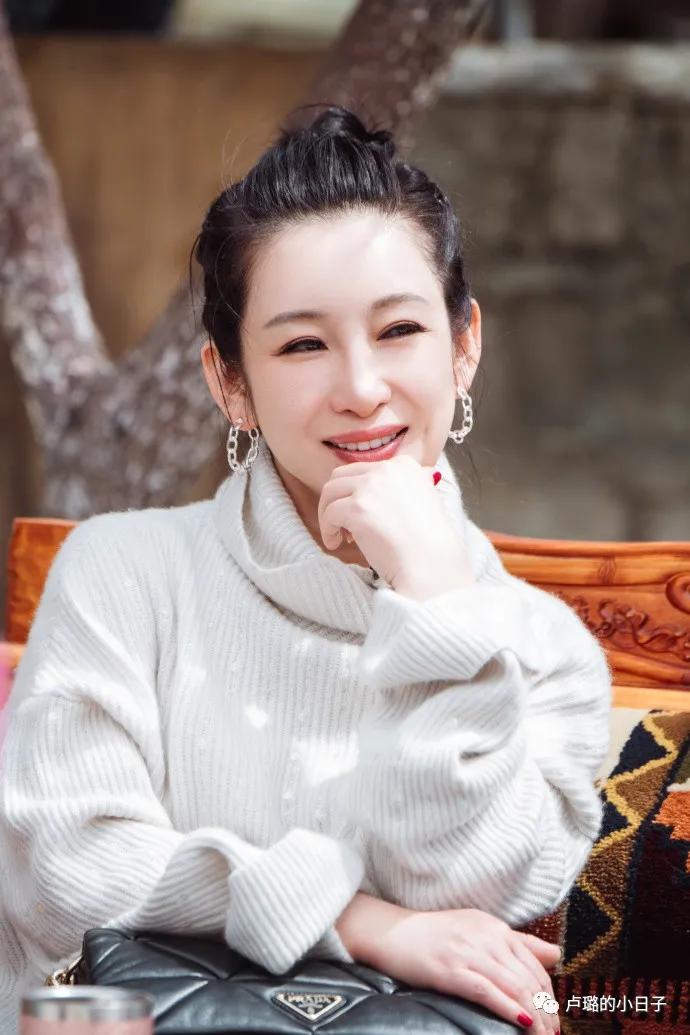 被秦海璐穿过的那些牌子，简直就是中年姐姐穿搭的模版