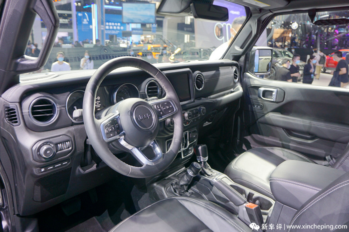 吉利星瑞和高尔夫8哪个更值得买,高尔夫和星瑞