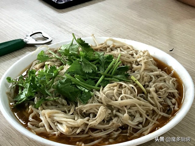 街边小摊吃炒面,附近美食套餐牛肉板面