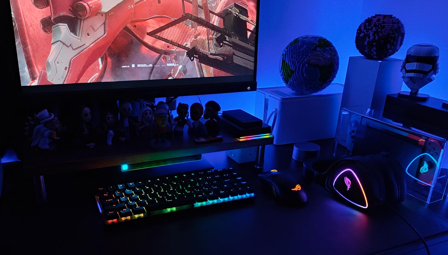 游戏宅理想桌面,电竞头戴式耳机rog棱镜s