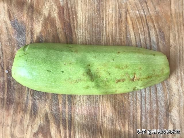 凉拌芝麻酱西葫芦的正宗做法,芝麻酱拌西葫芦可以吃吗