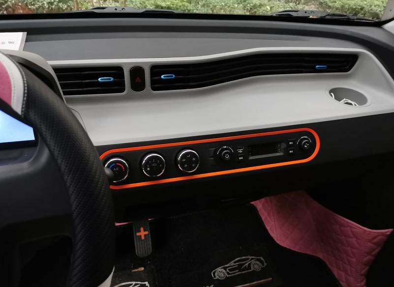 宏光mini一年卖了多少辆,宏光mini卖多少钱