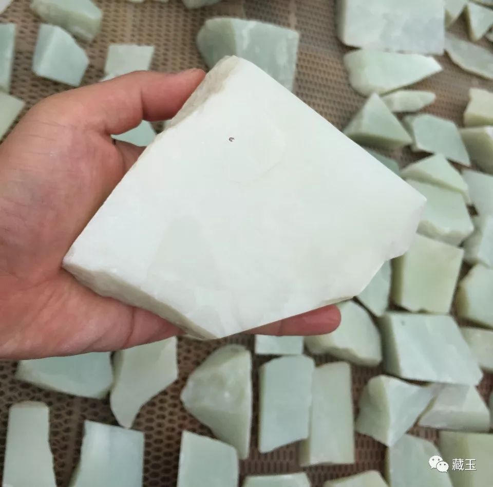 韩料和田玉为什么不受大众喜爱,韩料和田玉值得入手吗