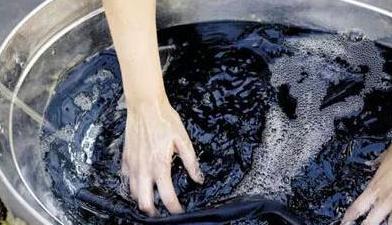 牛仔裤褪色有什么办法解决,牛仔裤褪色用什么方法处理好