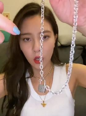 宋妍霏的潮流穿搭,宋妍霏一个被演技耽误的时尚博主