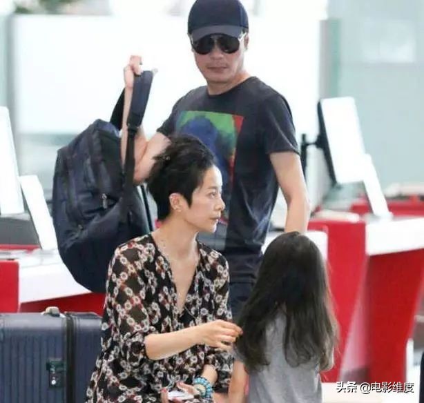 罗嘉良二婚妻子照片,57岁罗嘉良婚姻