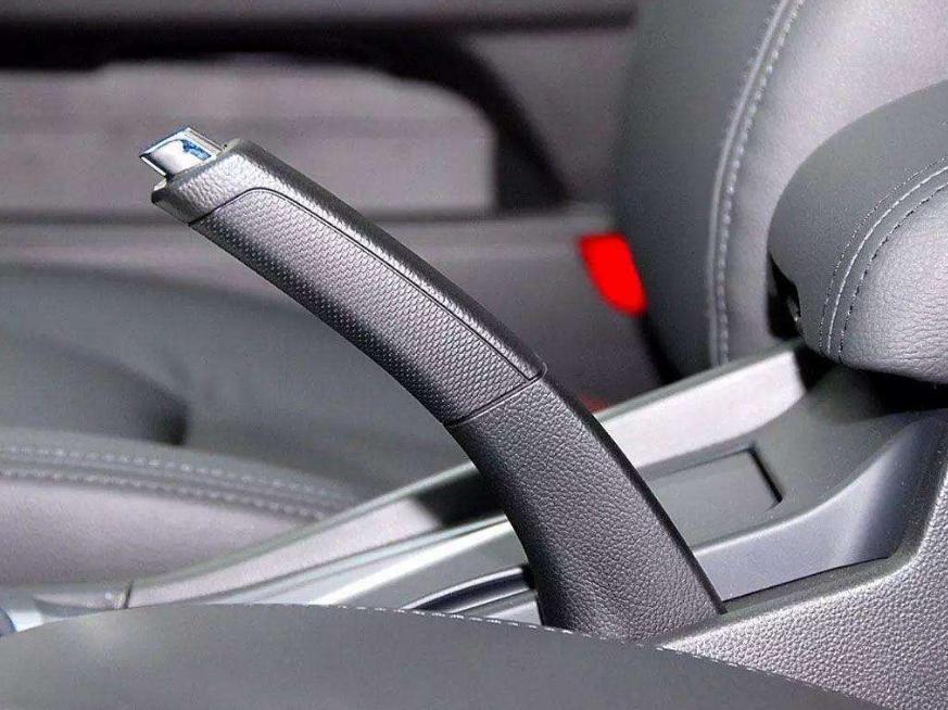 汽车刹车突然变软失灵怎么回事,汽车刹车突然失灵又好了怎样维修