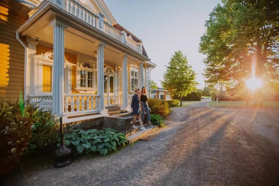 说这是LV最便宜的国家，法国没意见，与国内差价能买一部iphone