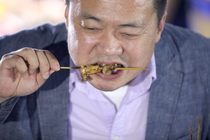 明达欢乐夜市小吃区团购,明达夜市推荐