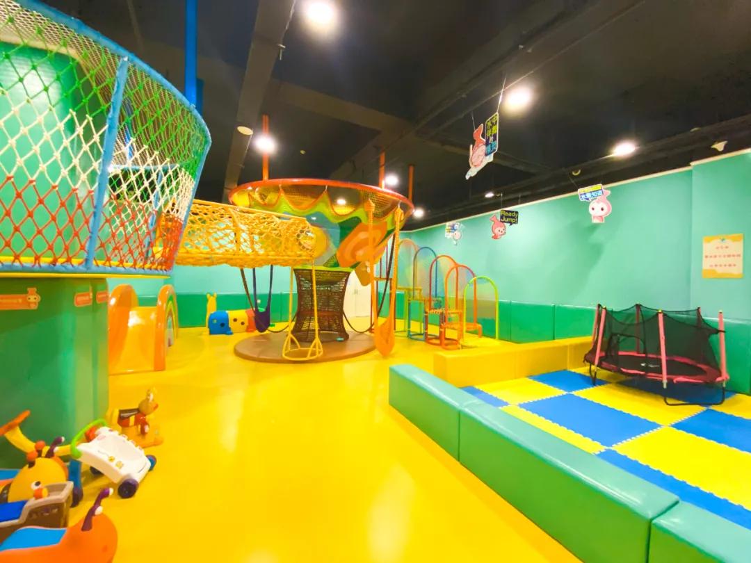 和娃一起学游泳,这家亲子游泳馆真的适合遛娃