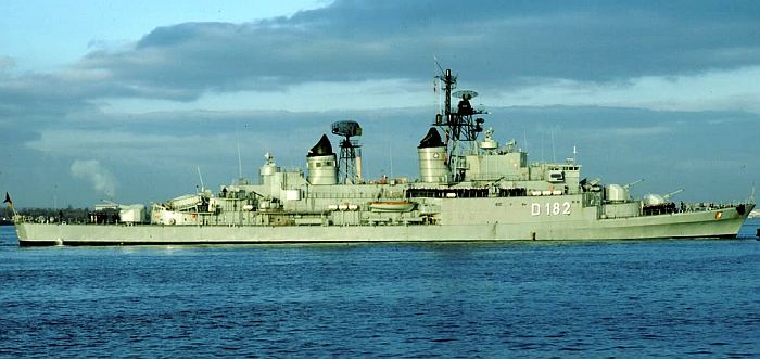 摩天大楼发展史纪录片,汉堡级驱逐舰俯视图