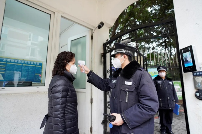 帮买整头生猪？这家物业公司的神操作我算是服了！