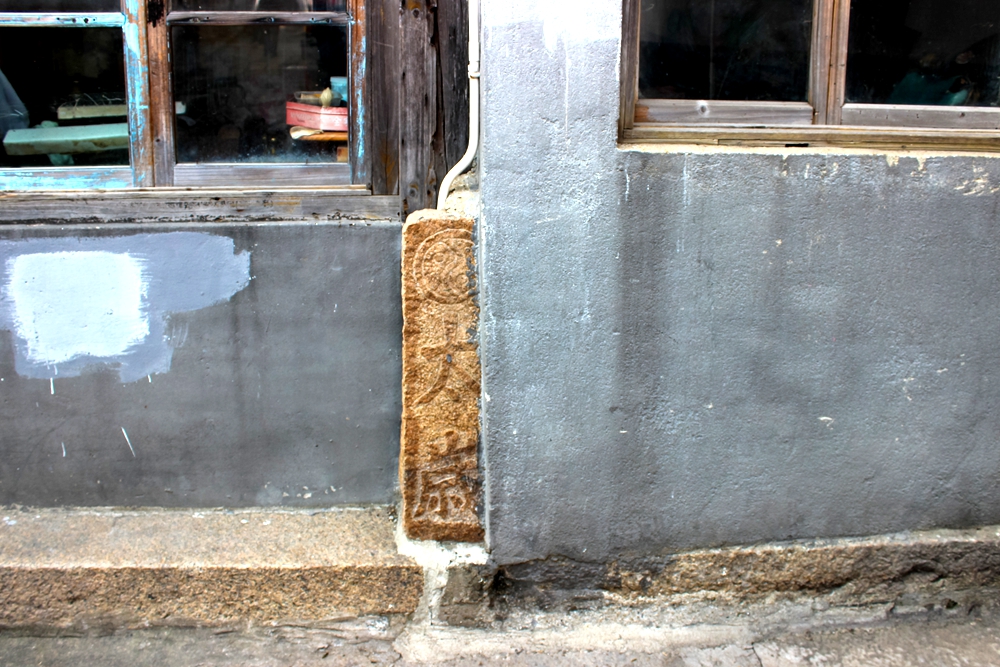 一座被人遗忘的乡村古宅,一座古村落