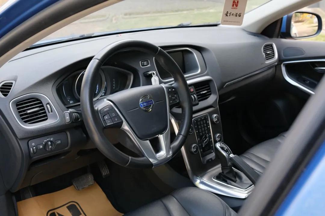 沃尔沃v40二手值得买吗,二手沃尔沃v40值得买吗