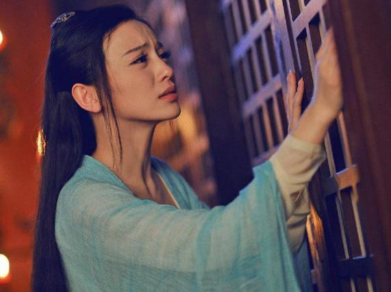 皇后打了年长的宠妃，皇帝大怒，皇后被废掉，后来却享受太后待遇