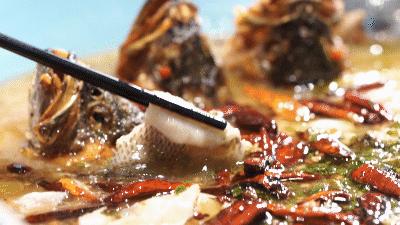 女生同行4.9折开吃！这家“网蓝”酸菜鱼店太“偏心”