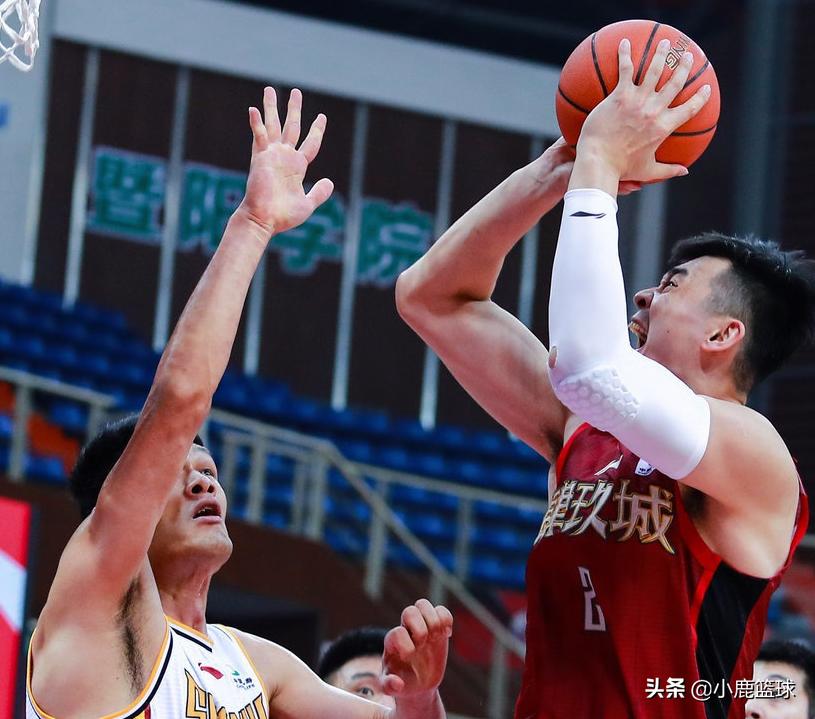 13分钟2分5板！连续七场低迷，*疆新**天才内线真被首钢用废了吗