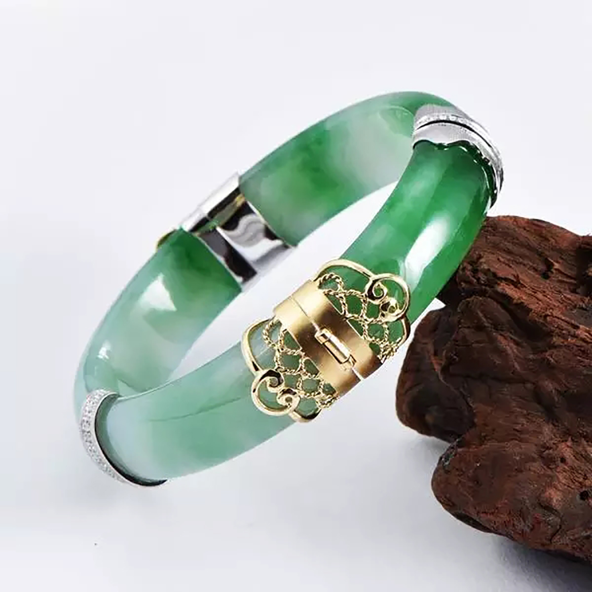 翡翠手镯摔断修复图片,翡翠手镯摔断了修复多少钱