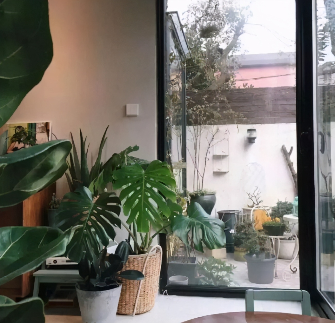 改造上海一家三口27平老房,小夫妻改造上海老房子装修40多万