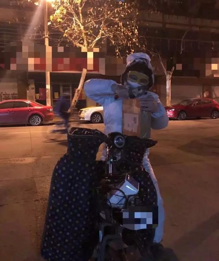 为救600名武汉病患，他昼夜不停义务送药，却被恶意举报...