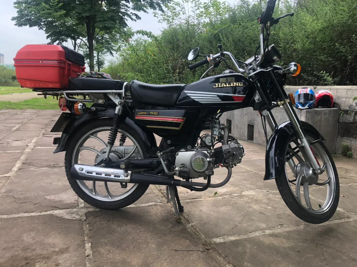 嘉陵70百公里多少油,嘉陵70摩托车百公里油耗是多少