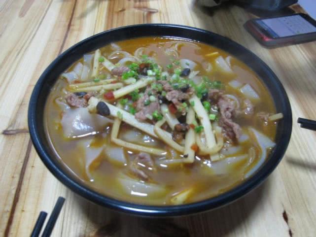 简单介绍广西南宁特色小吃老友粉,朝阳路正宗南宁老友粉网红推荐