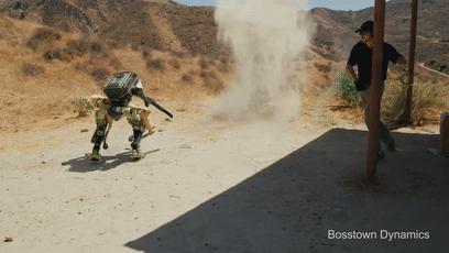 遭遇百般霸凌后，机器人竟将枪口对准人类