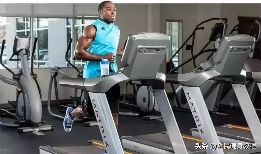 健身房器械练上半身减脂,健身房瘦胯练什么器械