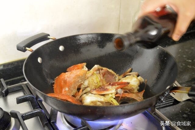 只有葱姜怎么做螃蟹好吃,葱姜爆炒毛螃蟹怎么做