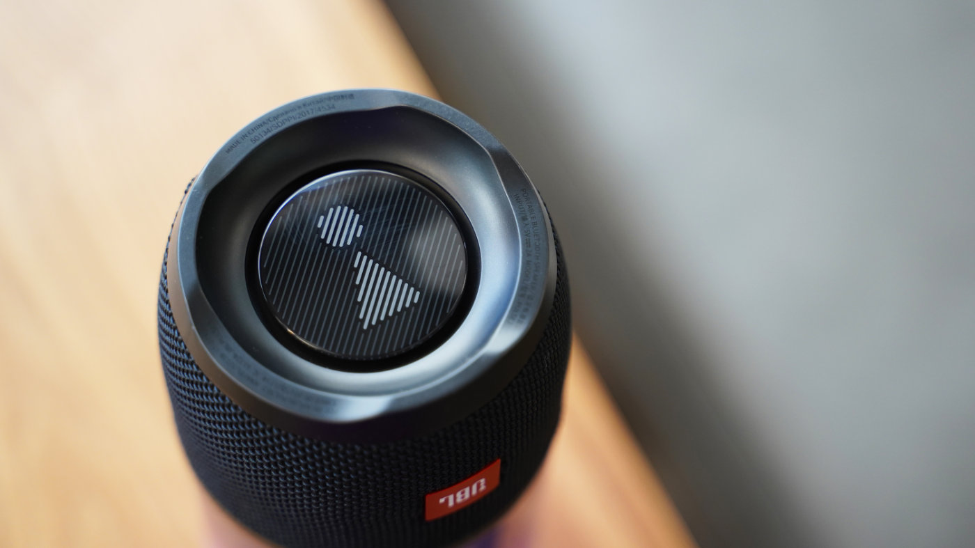 jbl和bose小水壶蓝牙音响评测,jbl和bose蓝牙音箱哪款最值得买