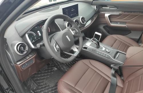 开上长安uni-v,开上别克君越