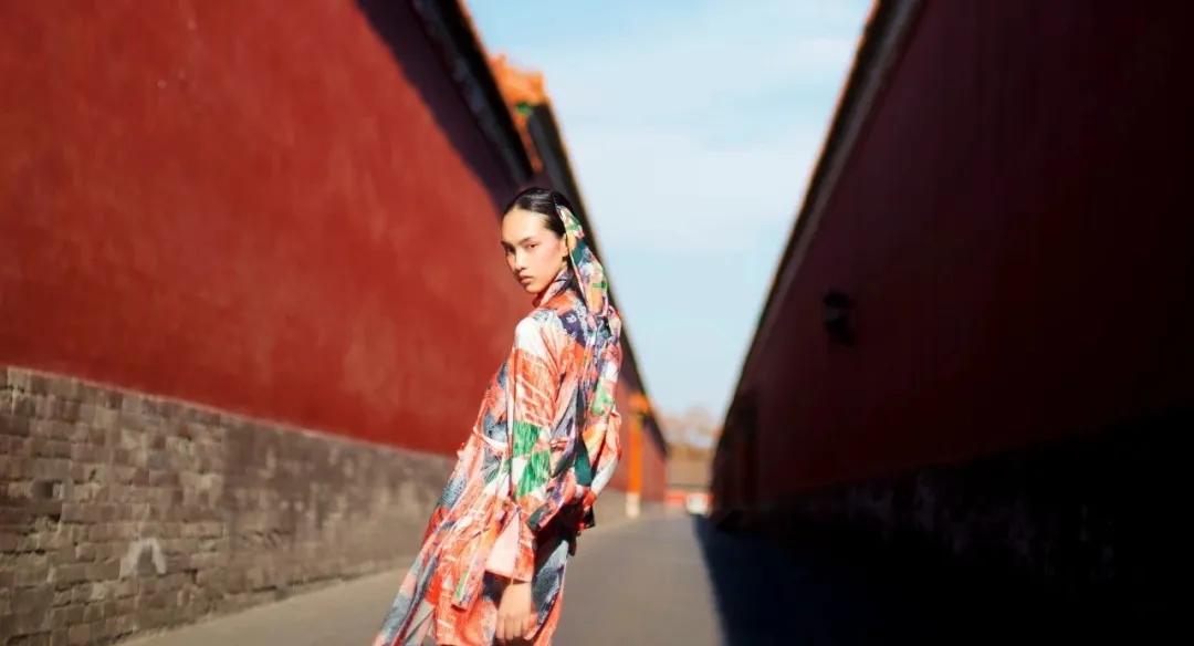 惊艳了全世界的中国风服装，究竟美在哪里？