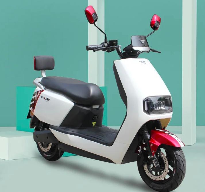 2款大动力电摩来了，前后双碟刹，配钢丝轮胎，多种路况可骑行