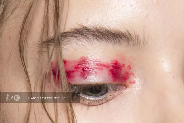 鞠婧祎李艺彤honey舞台,鞠婧祎港风复古妆容