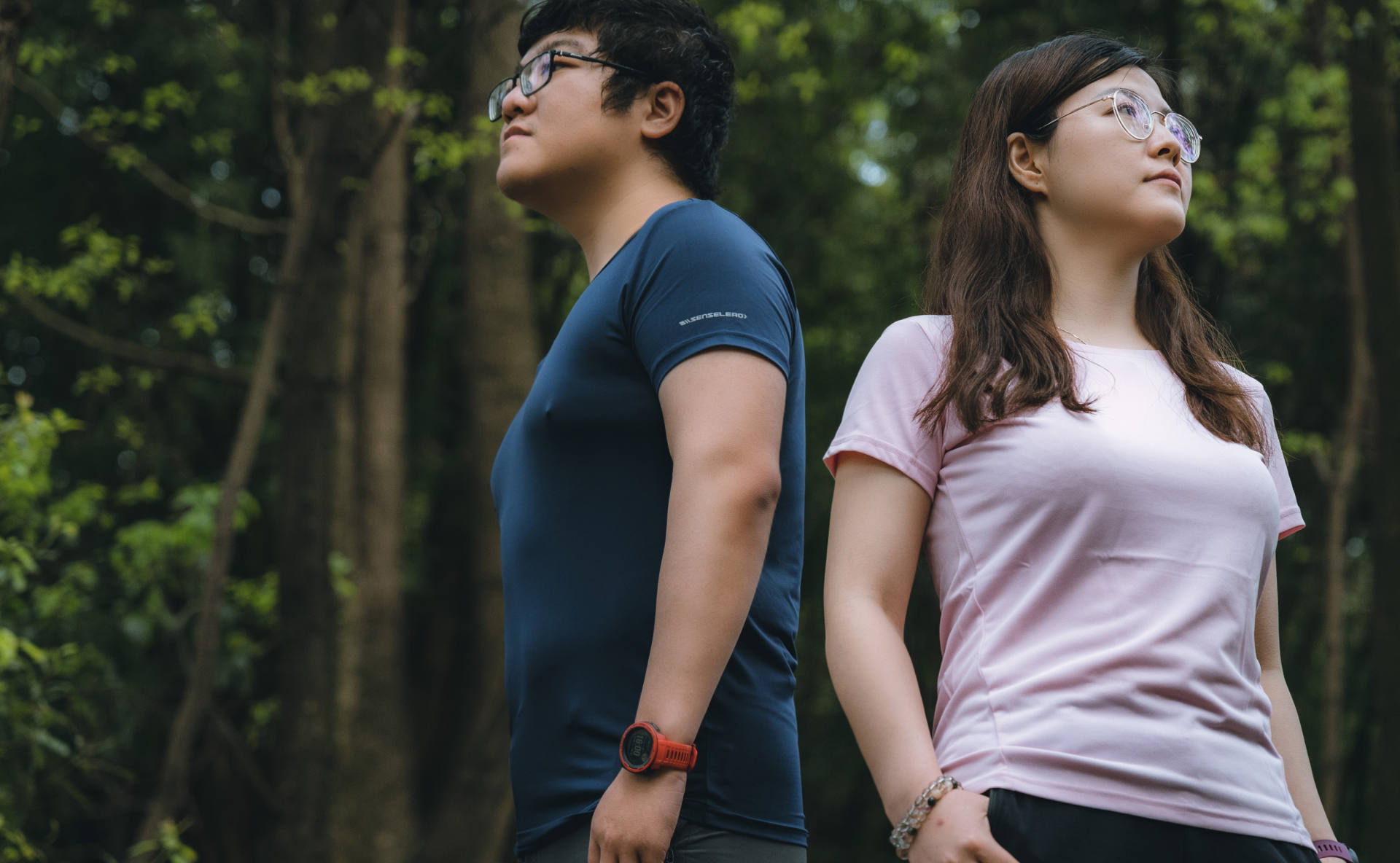 夏季户外徒步怎么穿,户外旅行穿搭图