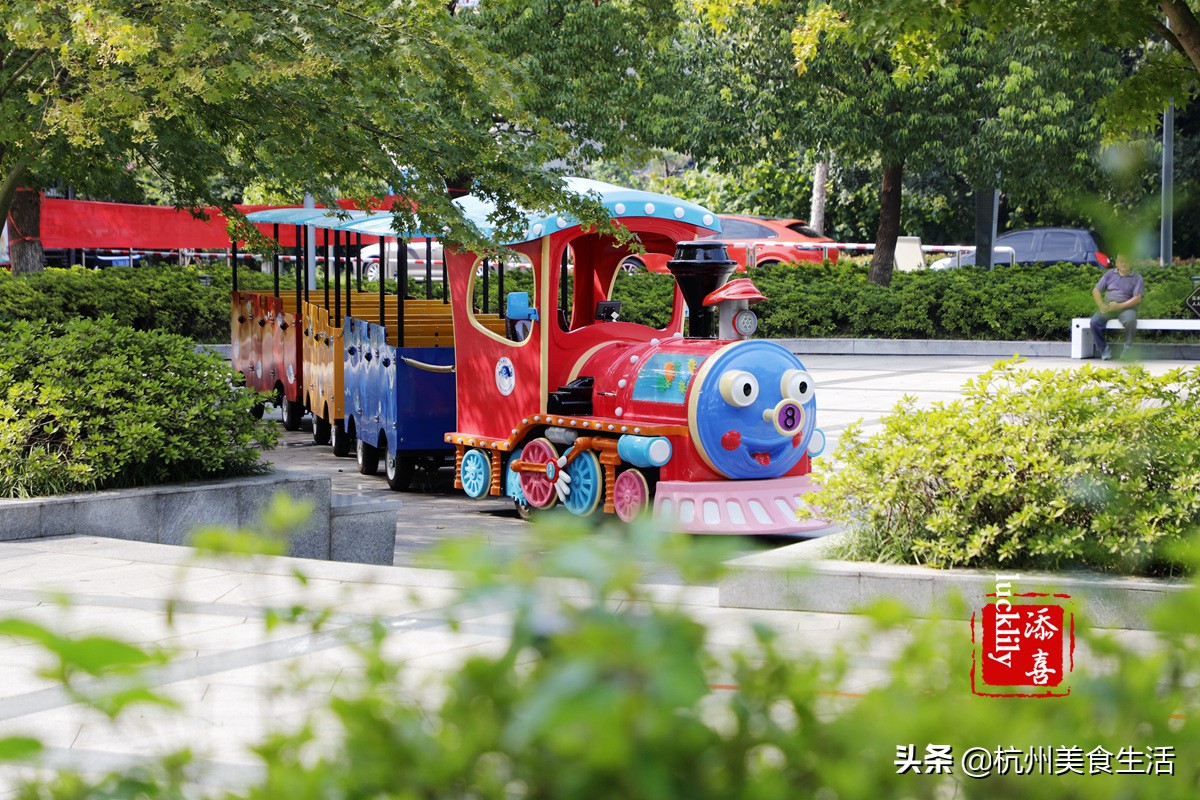 镇江美食三茅宫地锅鸡,镇江美食推荐锅盖面