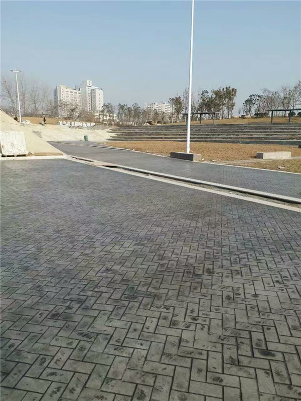 二建沥青面层雨季施工措施,道路工程面层施工