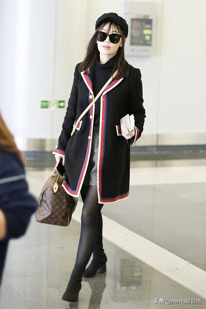 马蓉过年包饺子视频,马蓉机场穿马甲