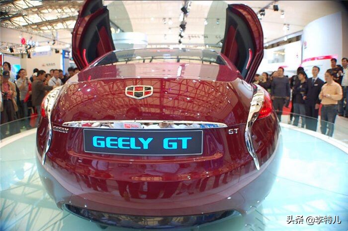 街头偶遇顶级跑车,国内街头罕见的超跑