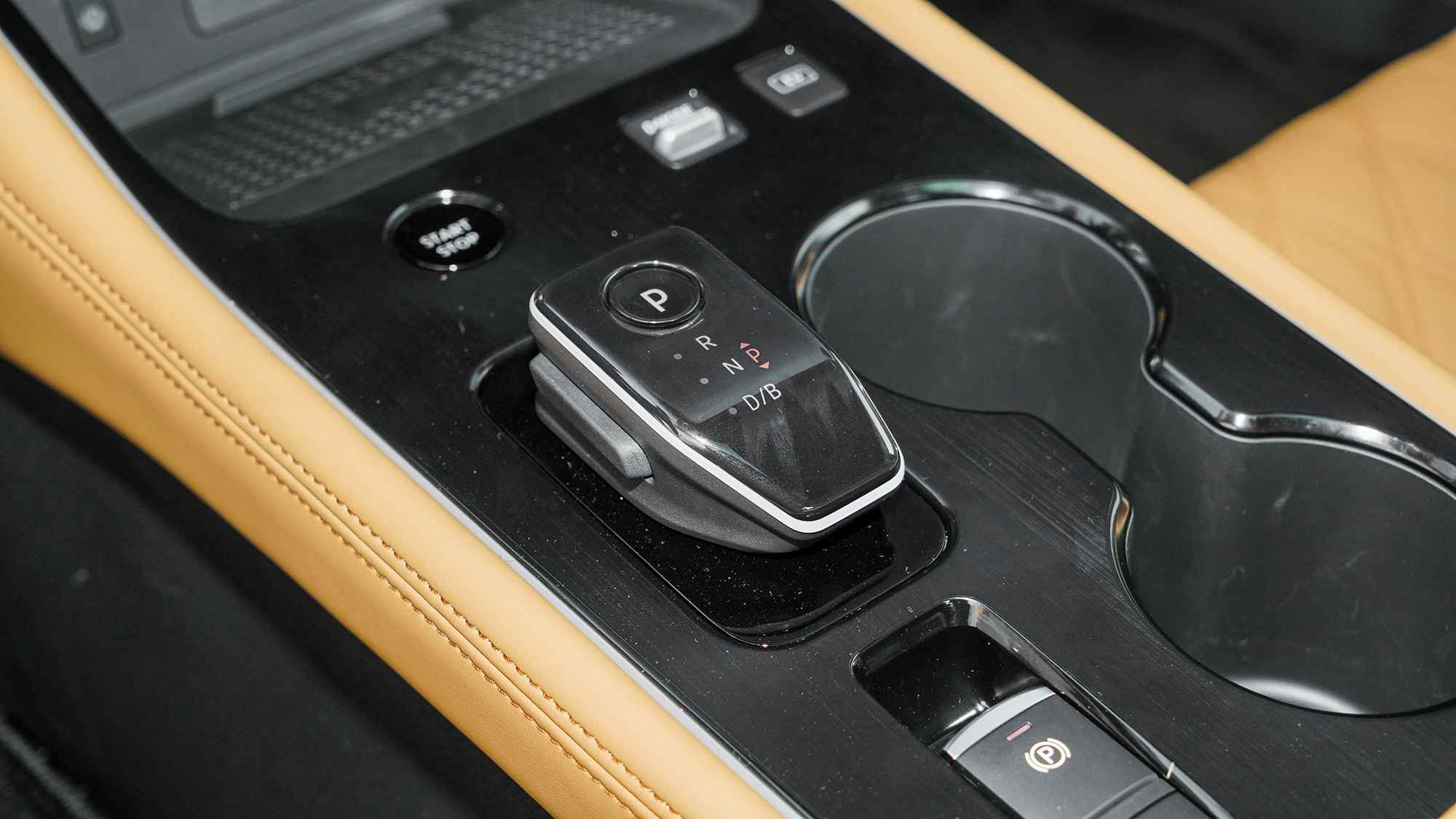 14代轩逸换混动值得吗,不到14万买个什么车