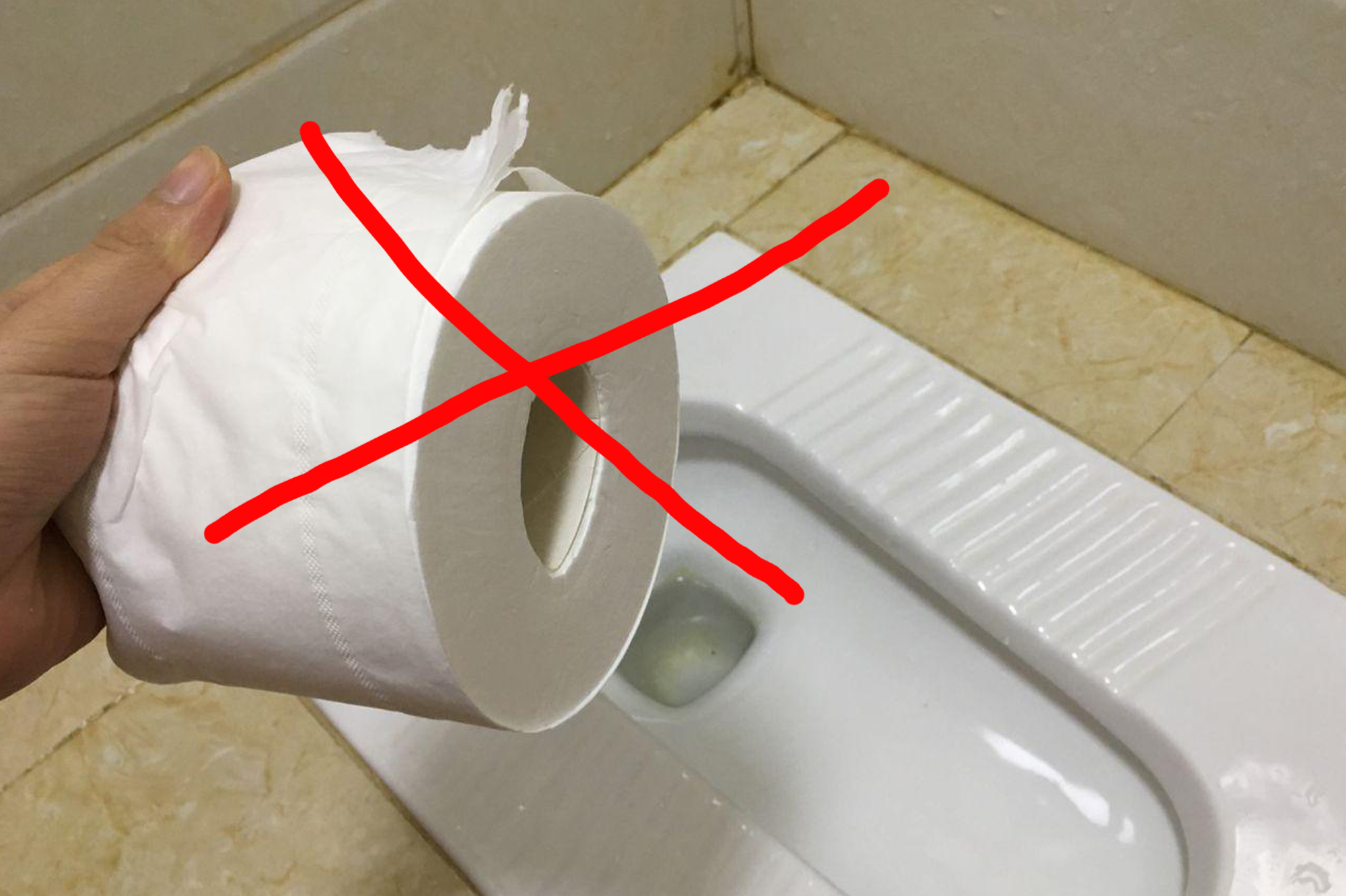 现在有多少人在上厕所,女生上完厕所后该用纸巾擦拭吗