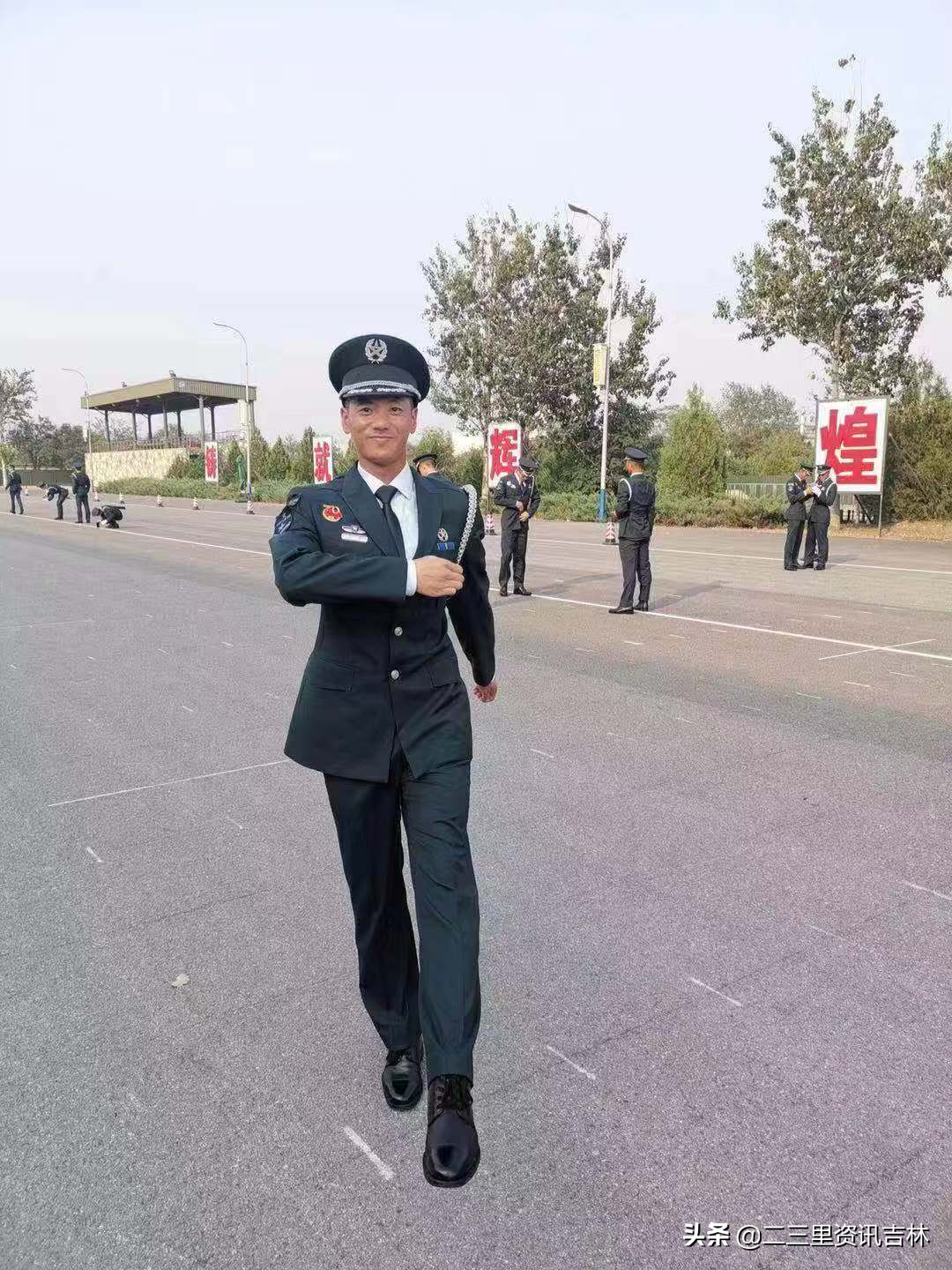 赞！吉林市一参谋参加阅兵文职人员方阵