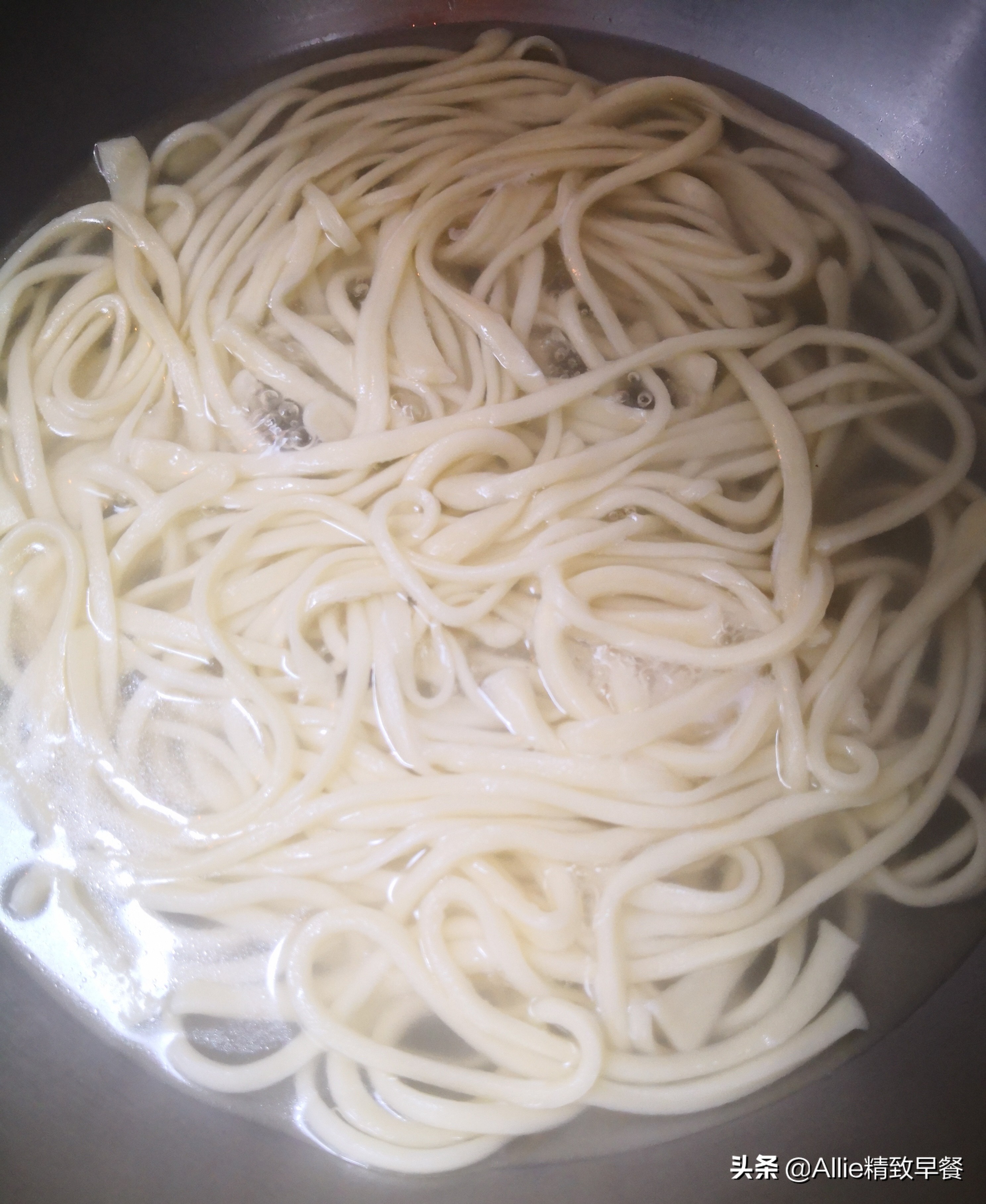 正宗牛肉拉面的做法全过程,牛肉拉面的面怎么制作