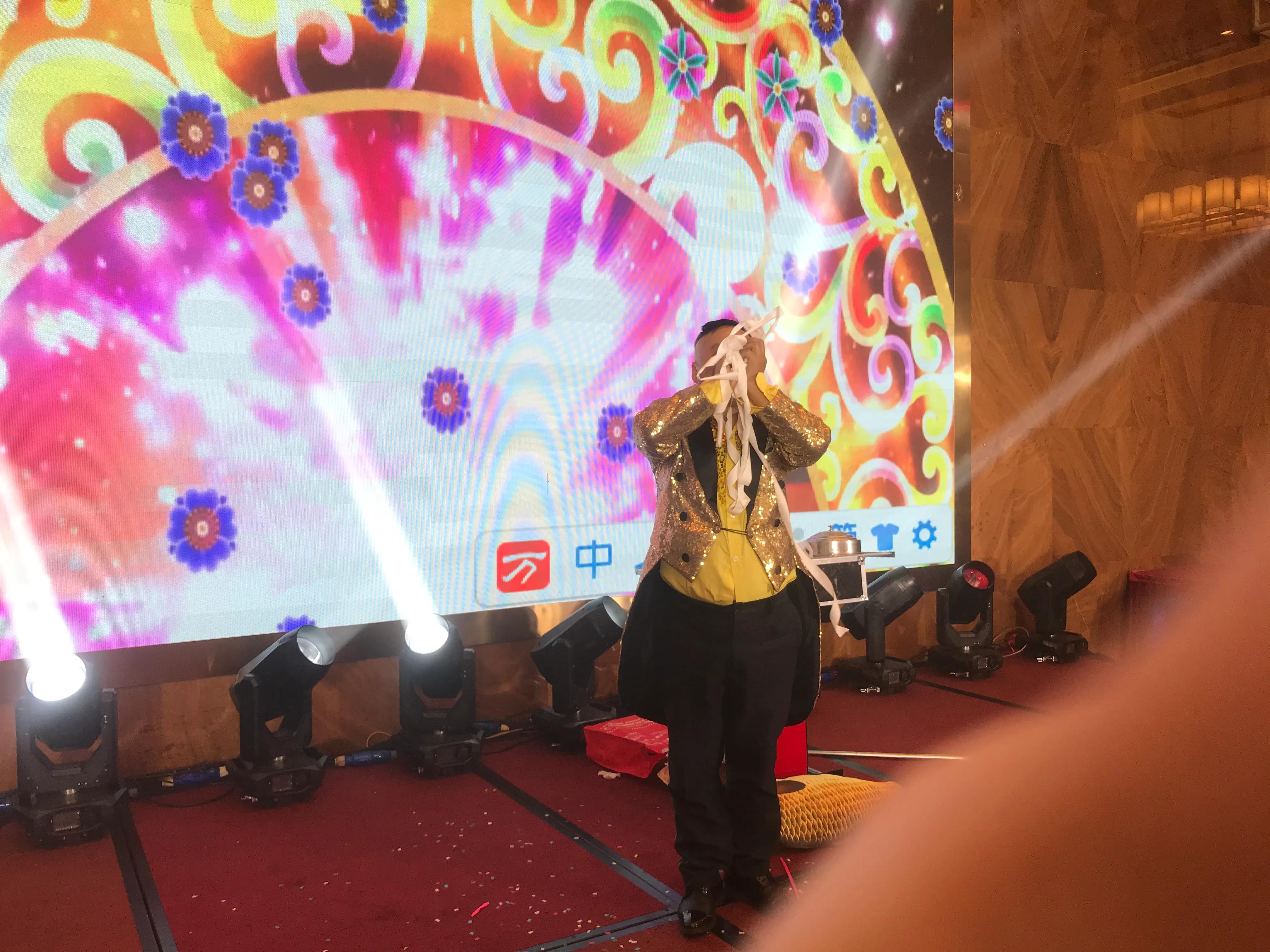 兴万集团乔迁典礼在深圳市坂田街道坂田集团商务中心举行