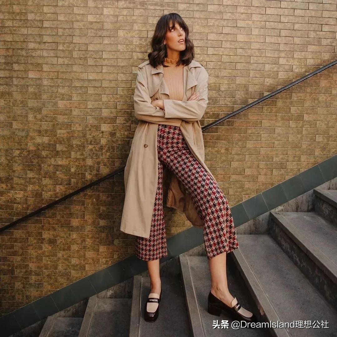 街拍白色乐福鞋,达妹街拍图文