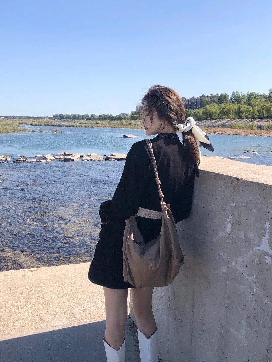 编发这样扎超美腻而且很显年轻哦,随意扎出时尚又好看的编发