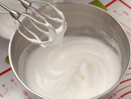 何炅自制双皮奶蛋糕,何炅酸奶蛋糕做法原视频