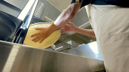 这家新店一开张，整个国广都有那味儿了